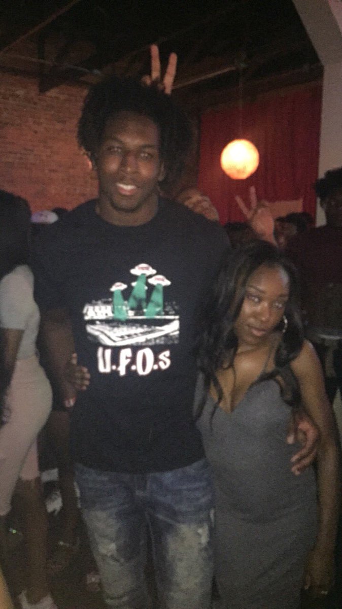 smootybooty__'s tweet photo. Enjoyed my weekend. I support #50❤️🤘🏾.Now, it's back to that shmoneyyy💰💰#LionUp #SwampBowl #MayFamily🤞🏾 https://t.co/925SYX8q8r