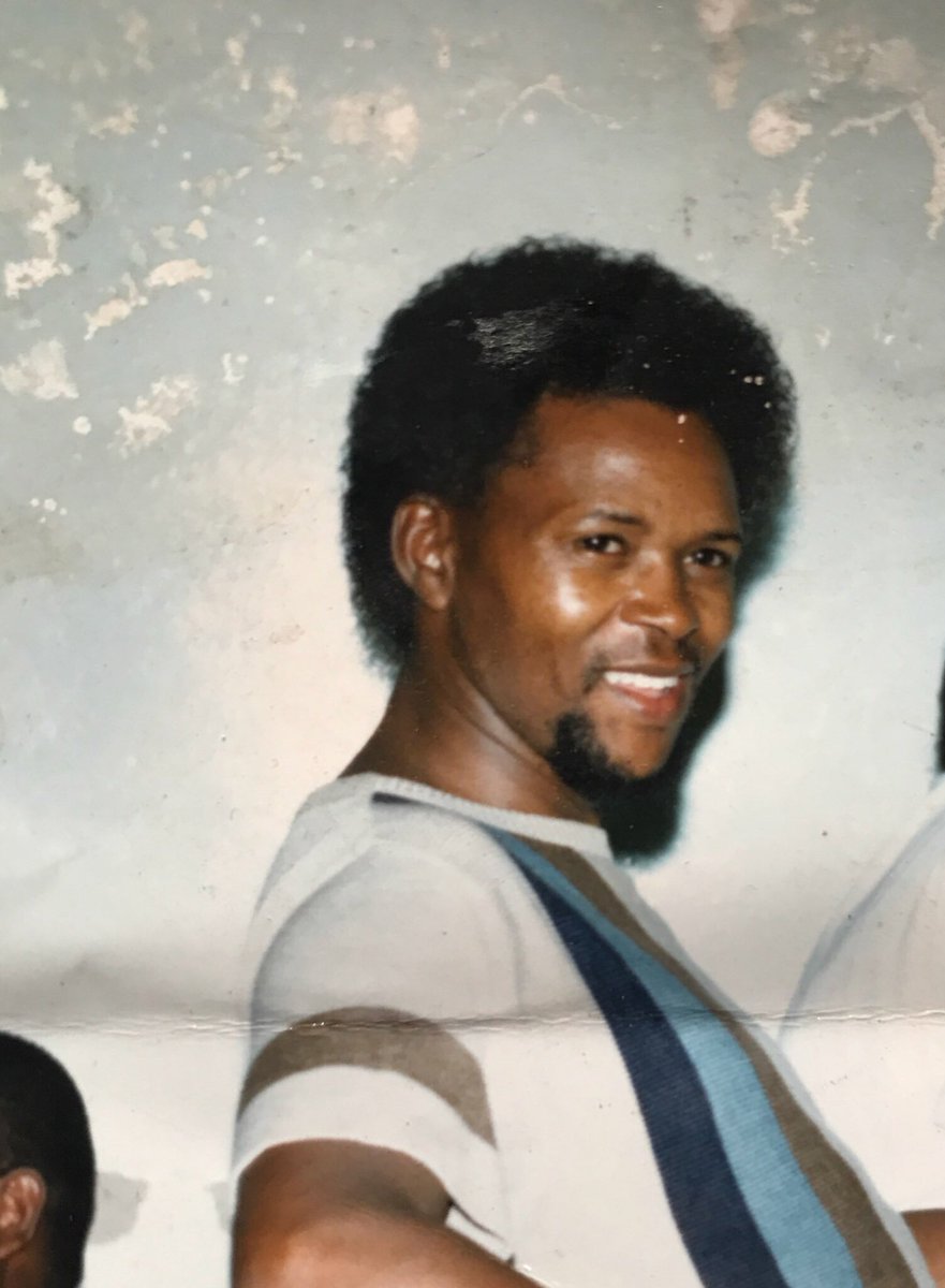 KatlehoMolai1's tweet photo. Guys I'm looking for my dad, I want to meet him. RT for awareness, he could be your dad too 🤷🏽‍♀️👇🏽 https://t.co/PrjpkmUPCo
