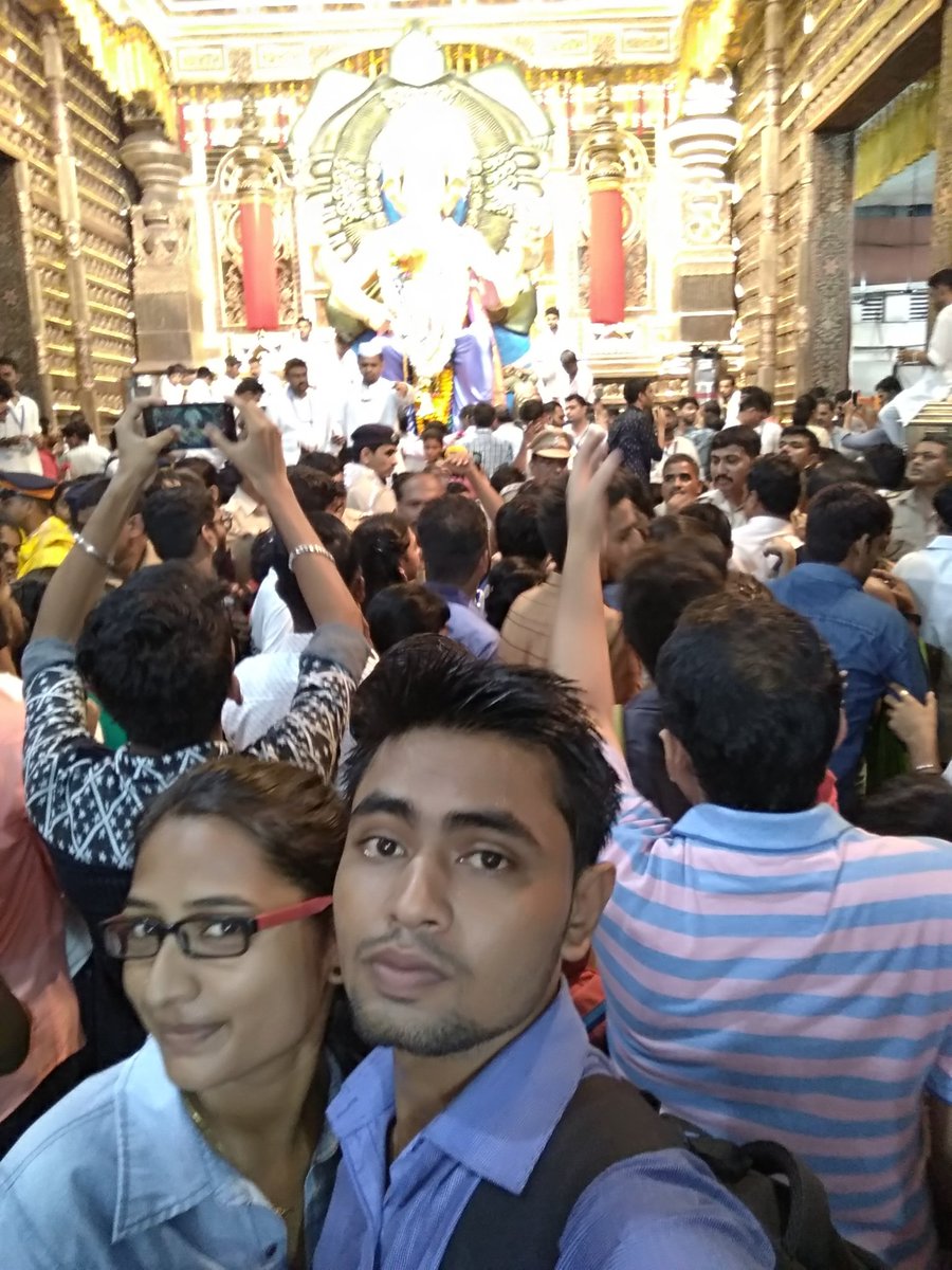 Darshan lalbag cha raja....
With sister