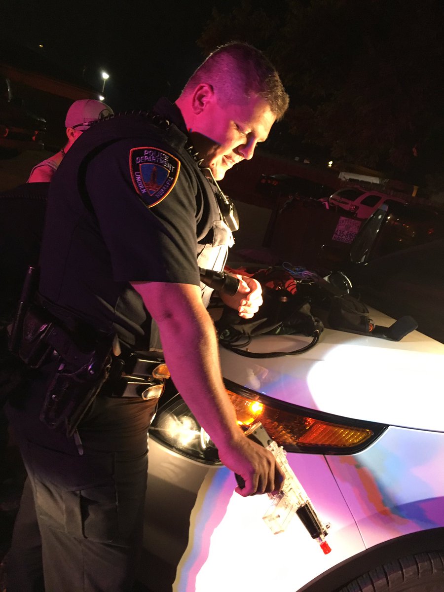 Lincoln_Police's tweet photo. Assisted another officer, male gave #FalseName had suspected meth, BB gun #TweetAlong #LNK #HeadingBackToOurColdFood #CopLife https://t.co/VG76A1oq6T