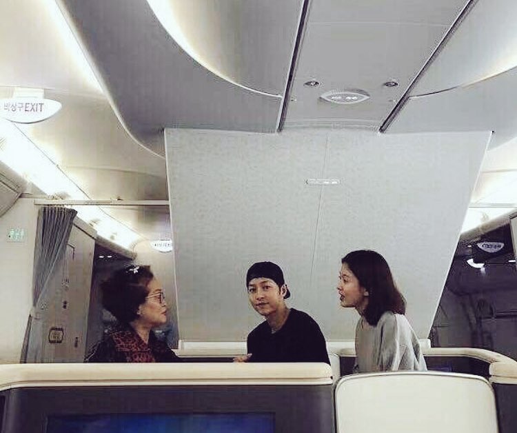 _aurorarain_'s tweet photo. Oh my just look at them 😍😍 #SongSongCouple https://t.co/E15druMo9G