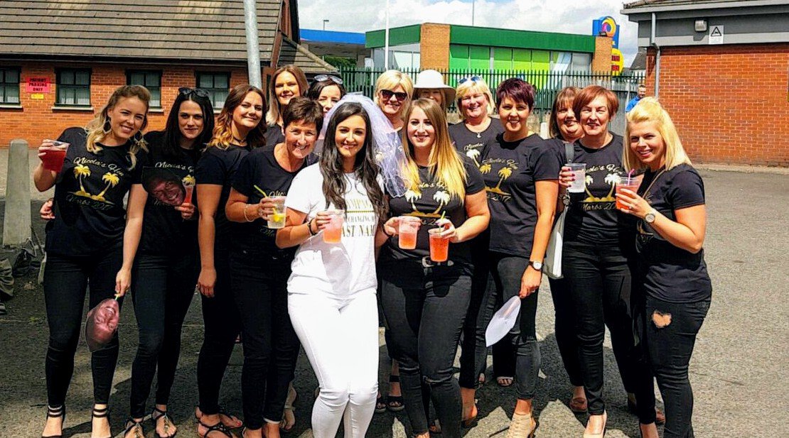 Girls heading off for a Hen Party with Tees printed by Zala 

#henparty #marbs #marbella #palmtrees
