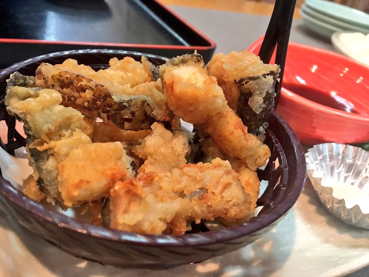 ahahyoo's tweet photo. 鰹が美味しい〜
やっぱりタタキより断然お刺身の鰹
臭みゼロ、ニンニク最高
お刺身美味しい〜
奈良でも毎日お刺身食べたい厳しい🤦‍♀️
ウツボの唐揚げ相変わらず最高
待ての指示��しっかり聞くバリー可愛い汚いね、明日洗っちゃるきね🐶 https://t.co/EzuXHGoooZ