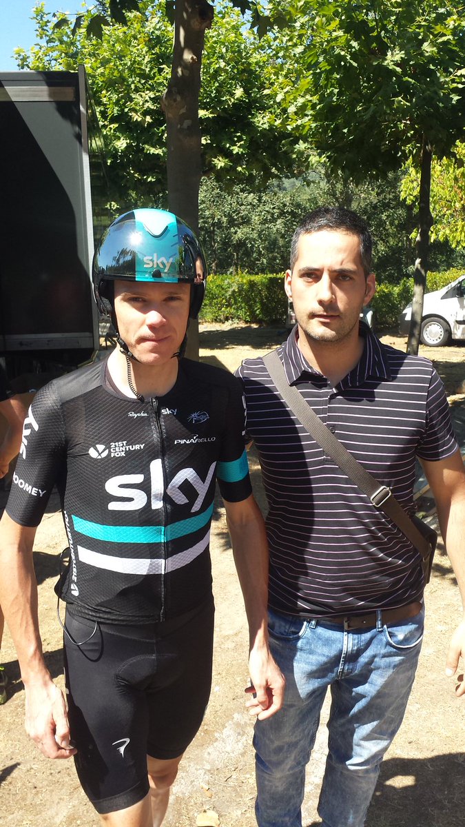_robertosalgado's tweet photo. @pedrodelgadoweb @Movistar_Team @lavuelta #LV2017Movistar Con pena porque este año no viene a Galicia pero con el buen recuerdo de la pasada edición. https://t.co/dAYy3g2lfO