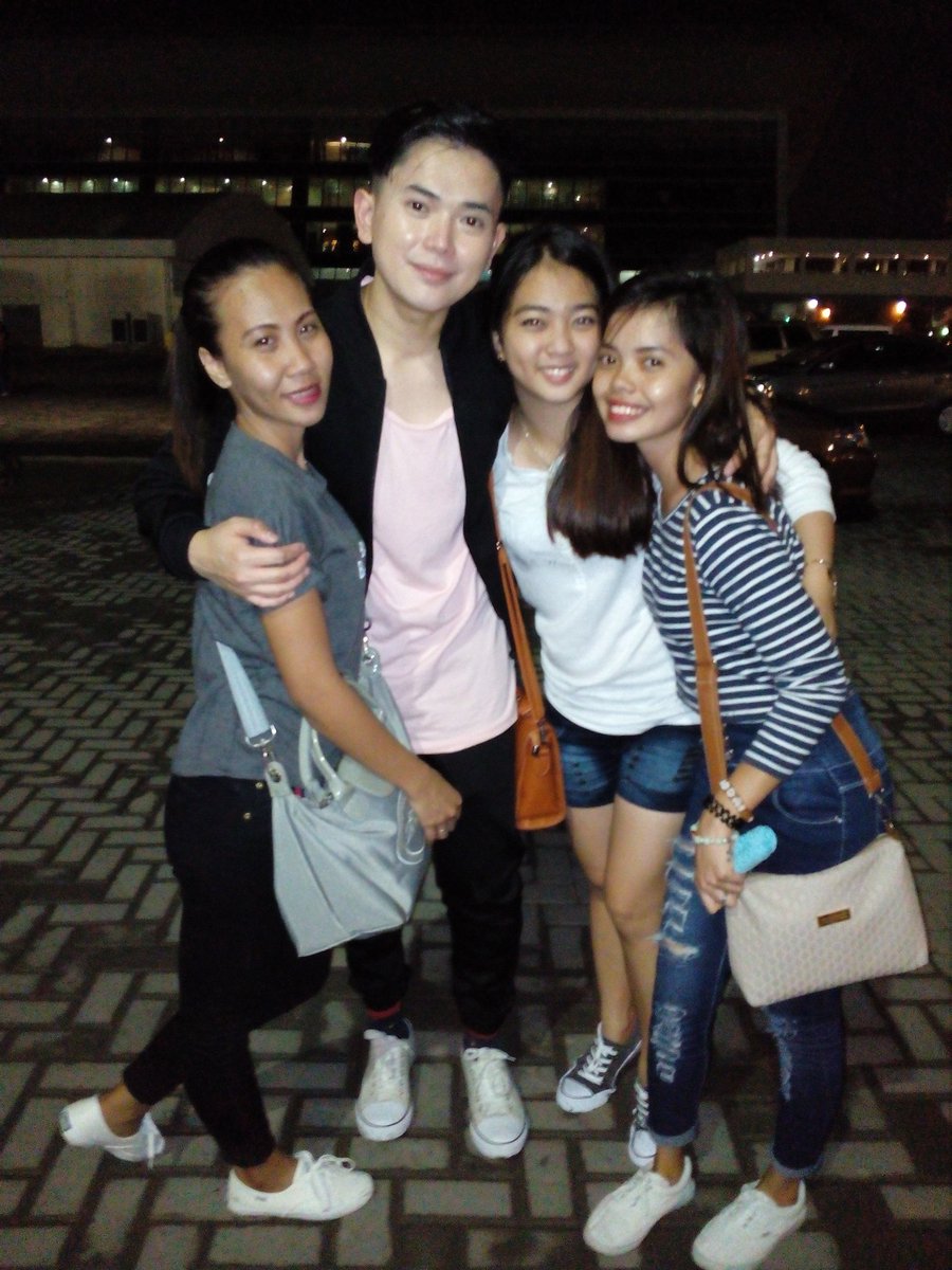 Kingsters_OFC's tweet photo. TEAM RALF 😍😍❤❤❤ @Kingsters_OFC 
#CebuanaThankyoufor30 https://t.co/FpMrnj0sWy