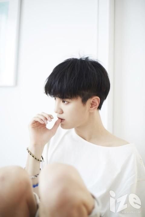 jijidaecha's tweet photo. #Happy25thSungjongDay
#성종아_태어나줘서_고마워 ❤️ https://t.co/vsNhhYd00f