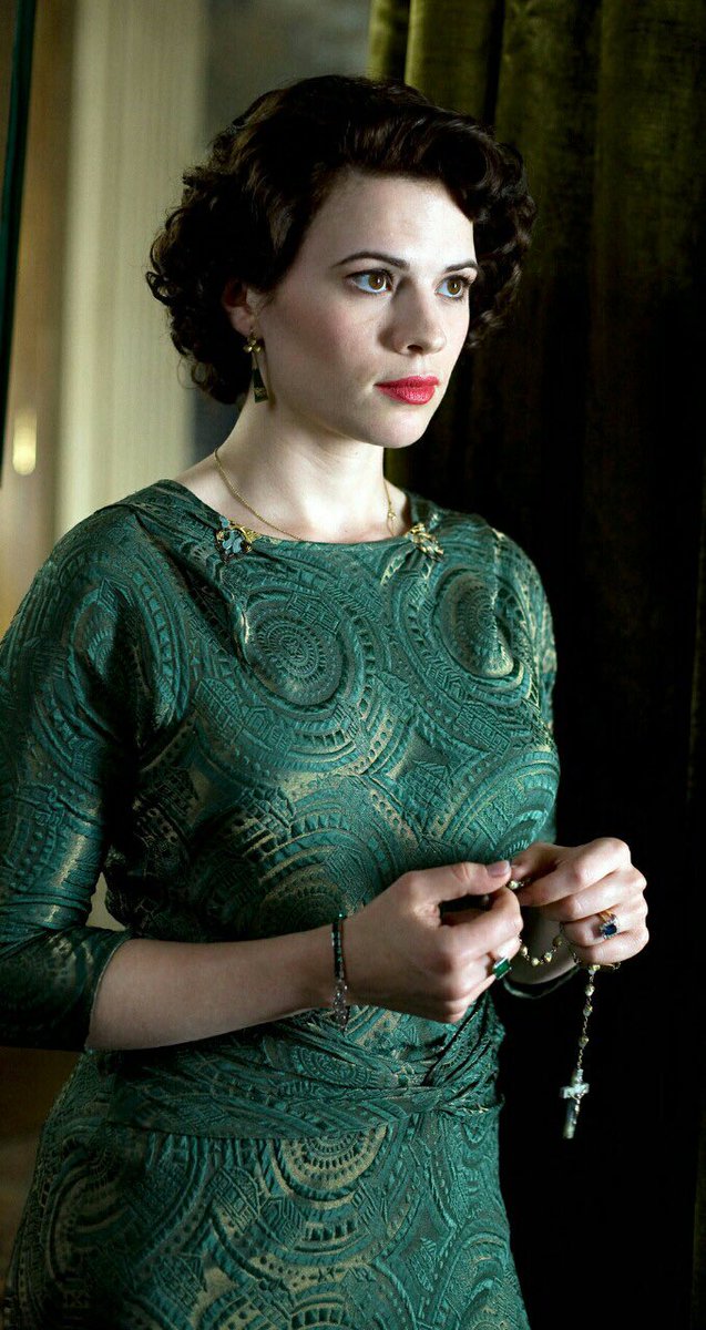 Hayleyatwellfan's tweet photo. ✨✨✨The beautiful #HayleyAtwell as #JuliaFlyte
 in #BridesheadRevisited 👌😉 ✨✨✨ https://t.co/lRKyCtbJ0H