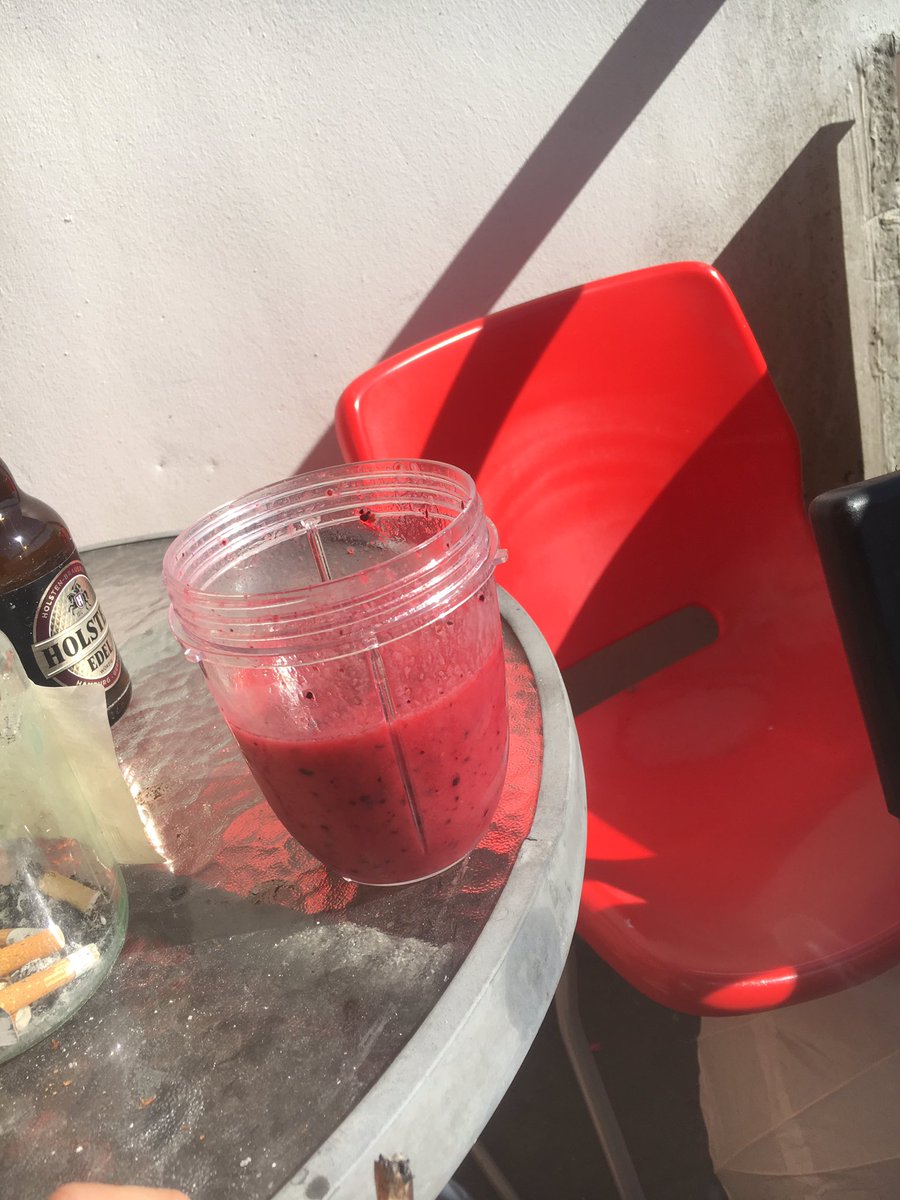 DopeDOC's tweet photo. När frysta bär mixas me Capri Sonne och... (lyssnar inte musiken, diggar uttrycket) https://t.co/pJUFXCLdui