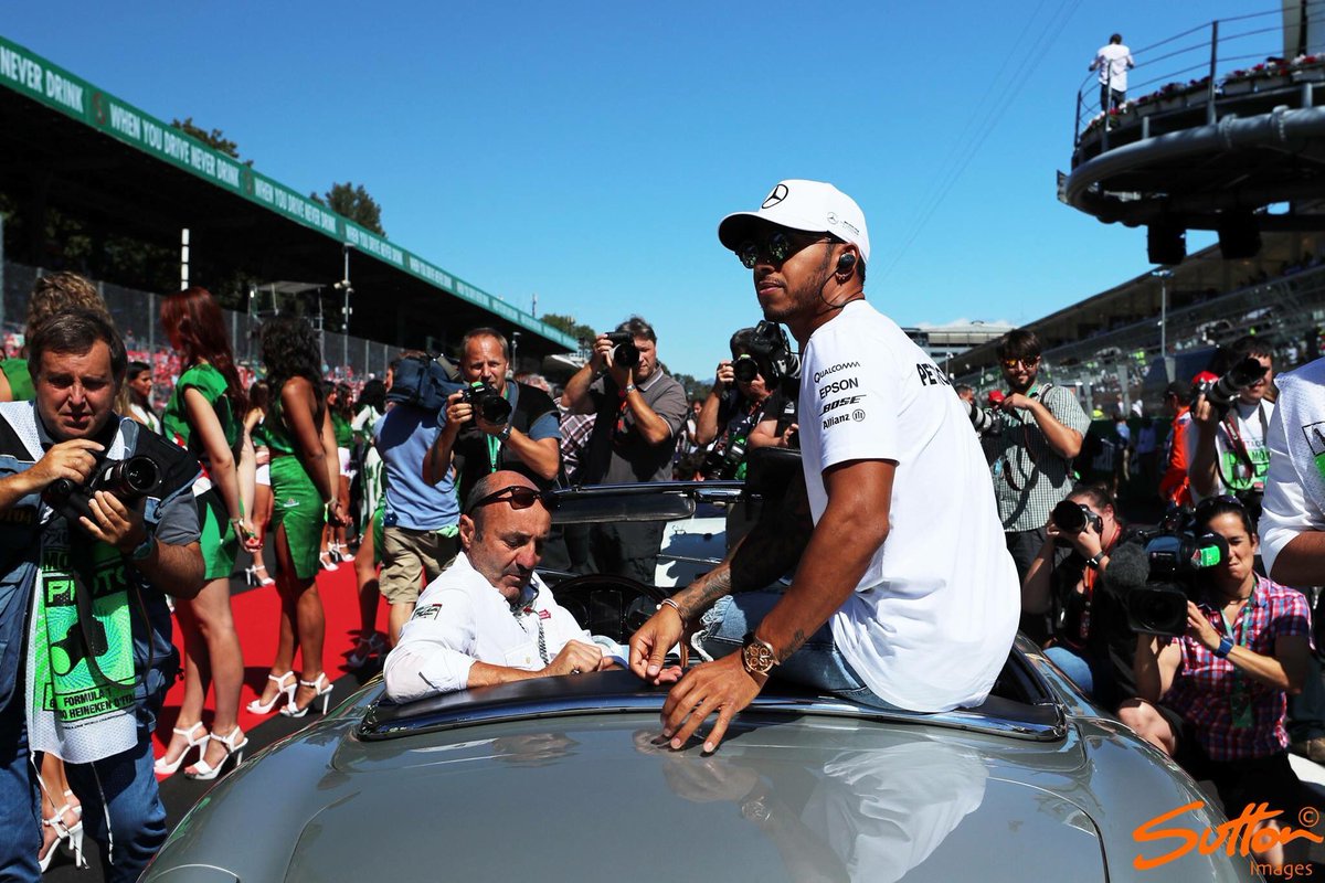 MSI_Images's tweet photo. Drivers parade lap in Monza 

#F1 #ItalianGP https://t.co/BIyohVDonR