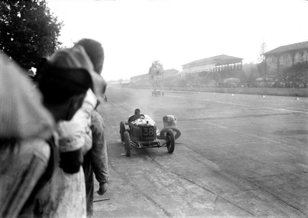 MotoriNoLimits's tweet photo. Monza non cambia https://t.co/QbVMUrztM2 https://t.co/mJqv0HXWGS