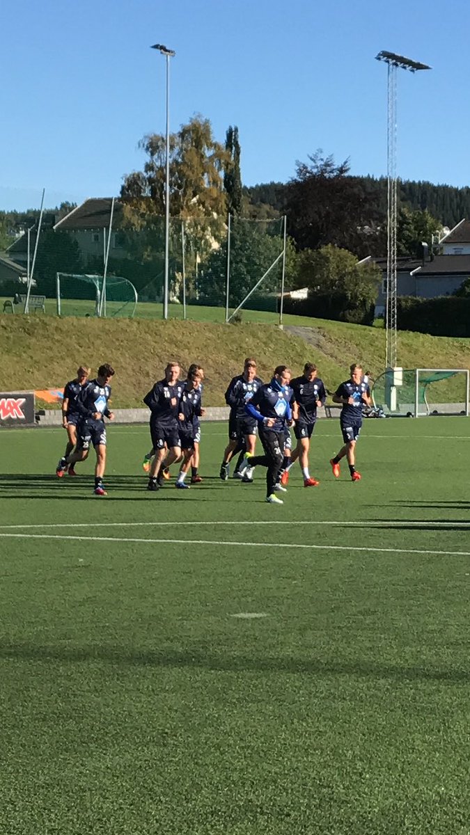 RonnyOsnes's tweet photo. Matchday! Nardo away #Hødd #framover #postnordligaen https://t.co/IA9fLA015D
