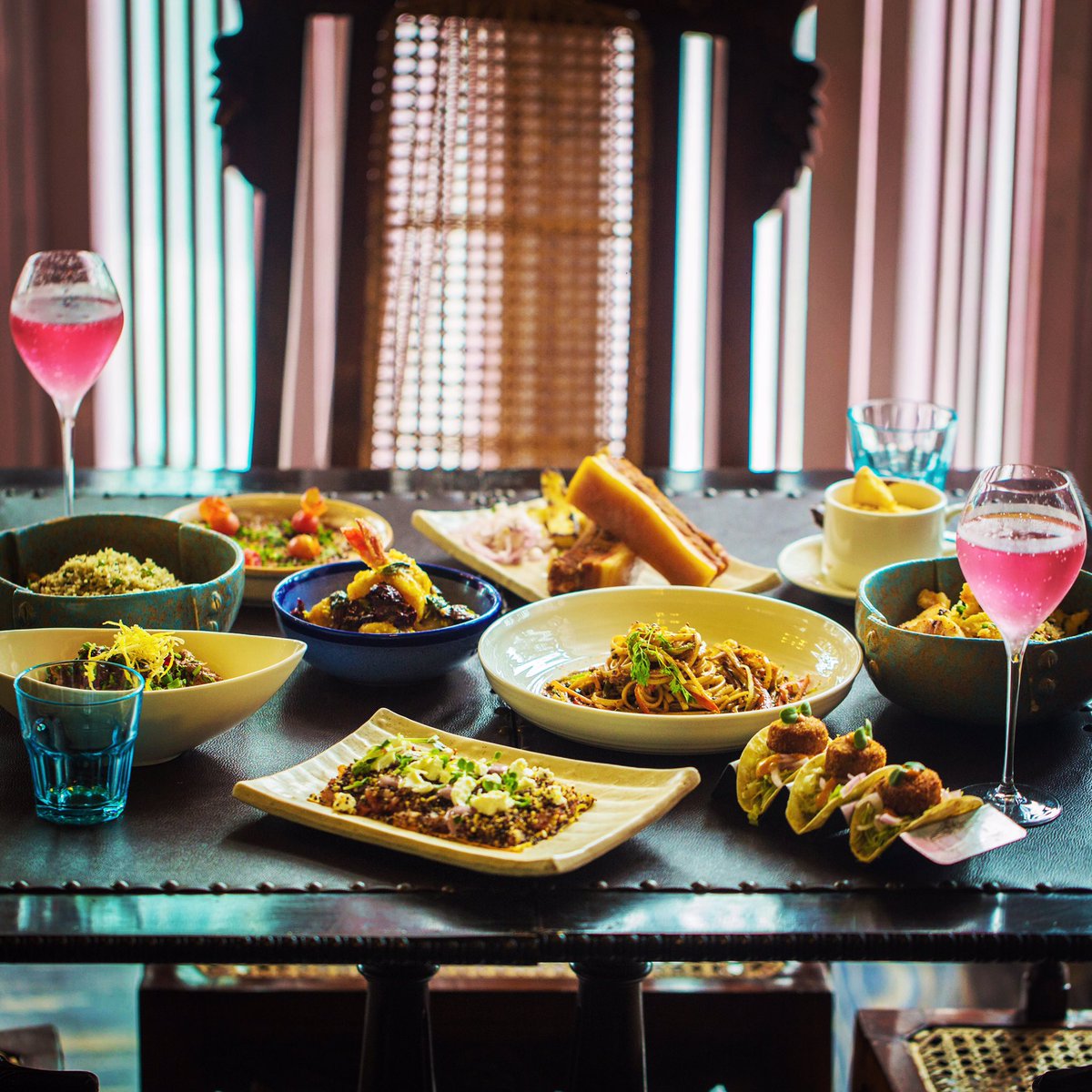 LIMABKC's tweet photo. Alcohol you later 🍸, it's brunch time at @NRIBKC! #sundaybrunch #mumbai https://t.co/9nSyvDIVOR