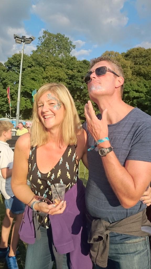 AmandaMett's tweet photo. Loving BML #glitter #BML #bml2017 https://t.co/QcoX2oyMs9
