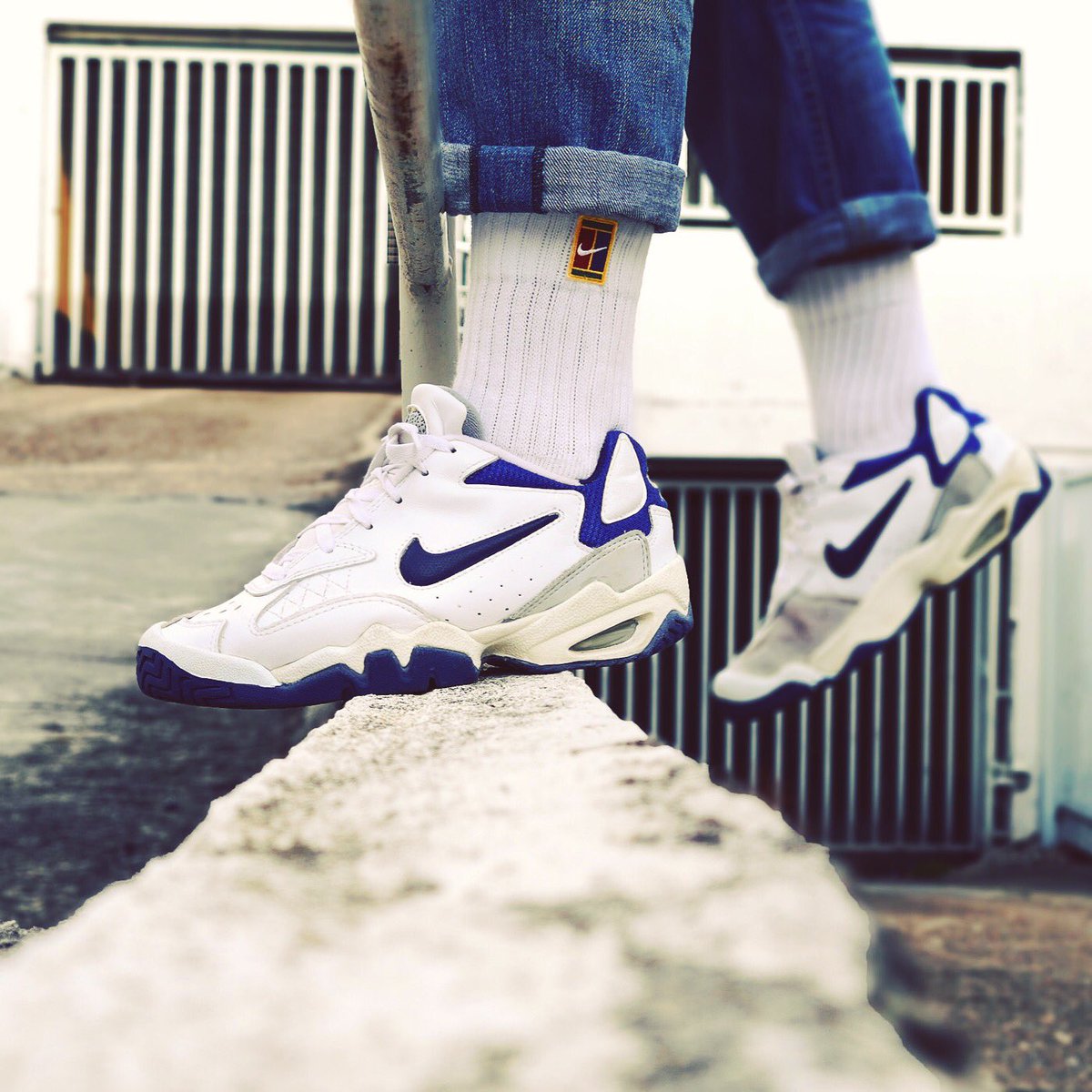 marxismo Prevención Visión general Throwback Sneakers on Twitter: "1994 Nike Air Resistance I on  @Throwbacksnks Feet - NOT FOR SALE The Nike Air Resistance focused on  durability and were unbreakable. https://t.co/3c0WnAB4Ih" / Twitter