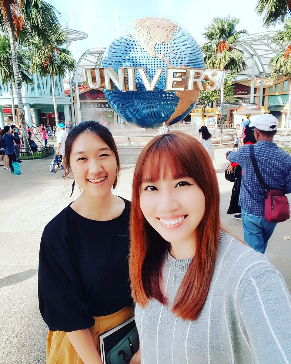 linsitong's tweet photo. Happy Sunday peeps! 🤗❤ #usssg #LinSiTong #林思彤 #YangMin #杨敏 #hahamusic @thehahamusic #sgmusic #singersongwriter https://t.co/5H5VjBcYCM