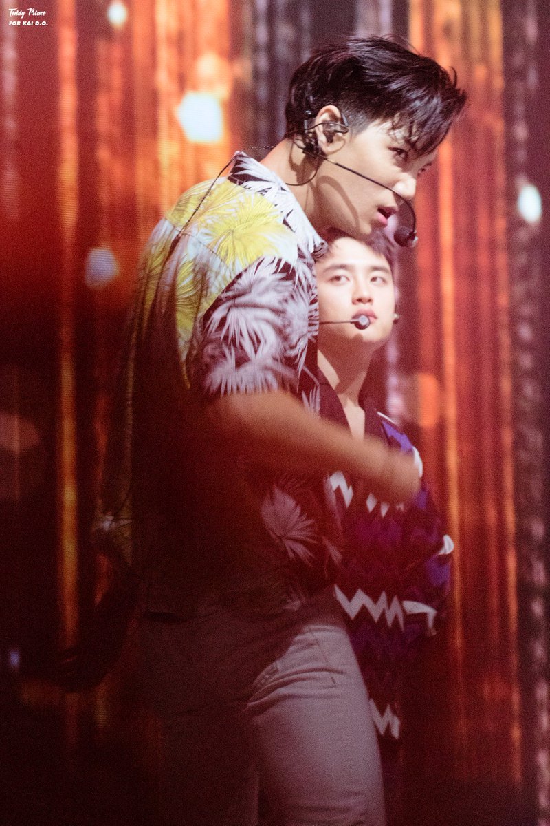 TeddyPrince1412's tweet photo. #카이 #종인 170902 Music Bank Jakarta https://t.co/omY1wcDtP8
