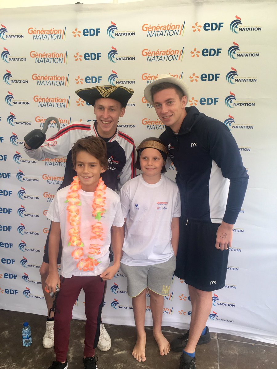 FFNatation's tweet photo. #GenerationNatation On commence avec les photos en déguisement et les dédicaces, pour le plaisir des petits comme des grands 🎉👍🏼😅 https://t.co/A5qjwI5R2p