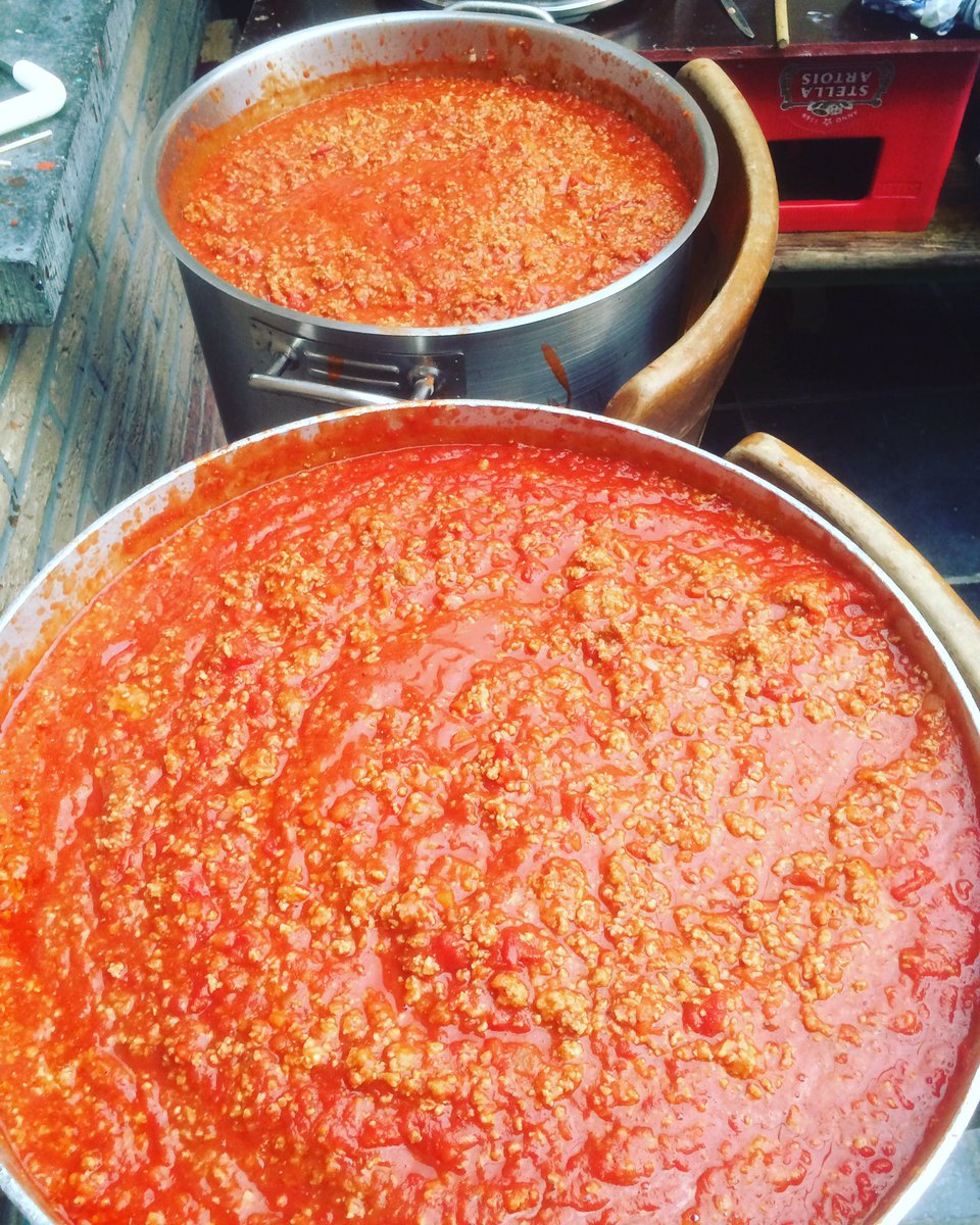 En hij is lekker <a href="/stubru/">StuBru</a> <a href="/DeWarmsteWeek/">De Warmste Week</a> #spaghettiforlife #sintpauluskaffee