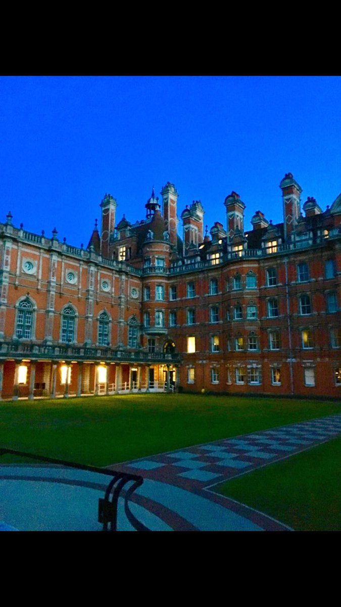 LiveLikeAProUK's tweet photo. Magnificent Accommodation @RoyalHolloway for @LiveLikeAProUK 2017 Tour for @FoothillsSoccer ..... @JWheelo @LeeRoge88901135 @Clevs3 https://t.co/FmXSvCAiqR