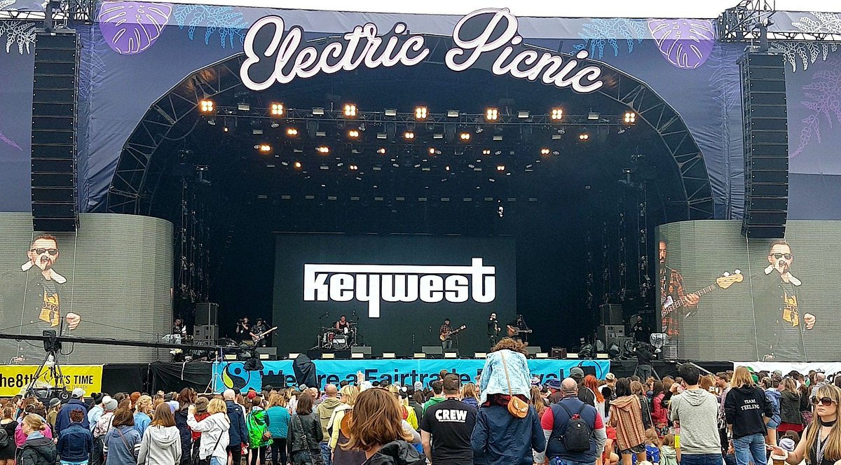 laura_oshea90's tweet image. So happy for @Keywestofficial  🎶🎉🎶 great show on main stage @EPfestival yesterday❣#ep2017 #ElectricPicnic #keywestofficial #mainstage