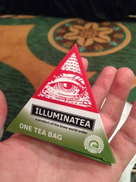 TeamChemtrail's tweet photo. Heute gönnen wir uns mal einen leckeren Tee. #BrewWorldOrder https://t.co/1U1IQ2zn6e