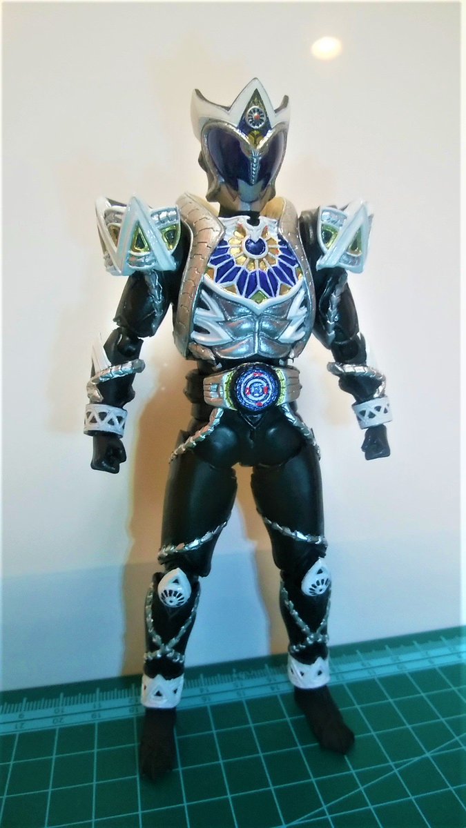 以前作った、ボディくん改造 フィギュアーツ 仮面ライダーサガに 塗装