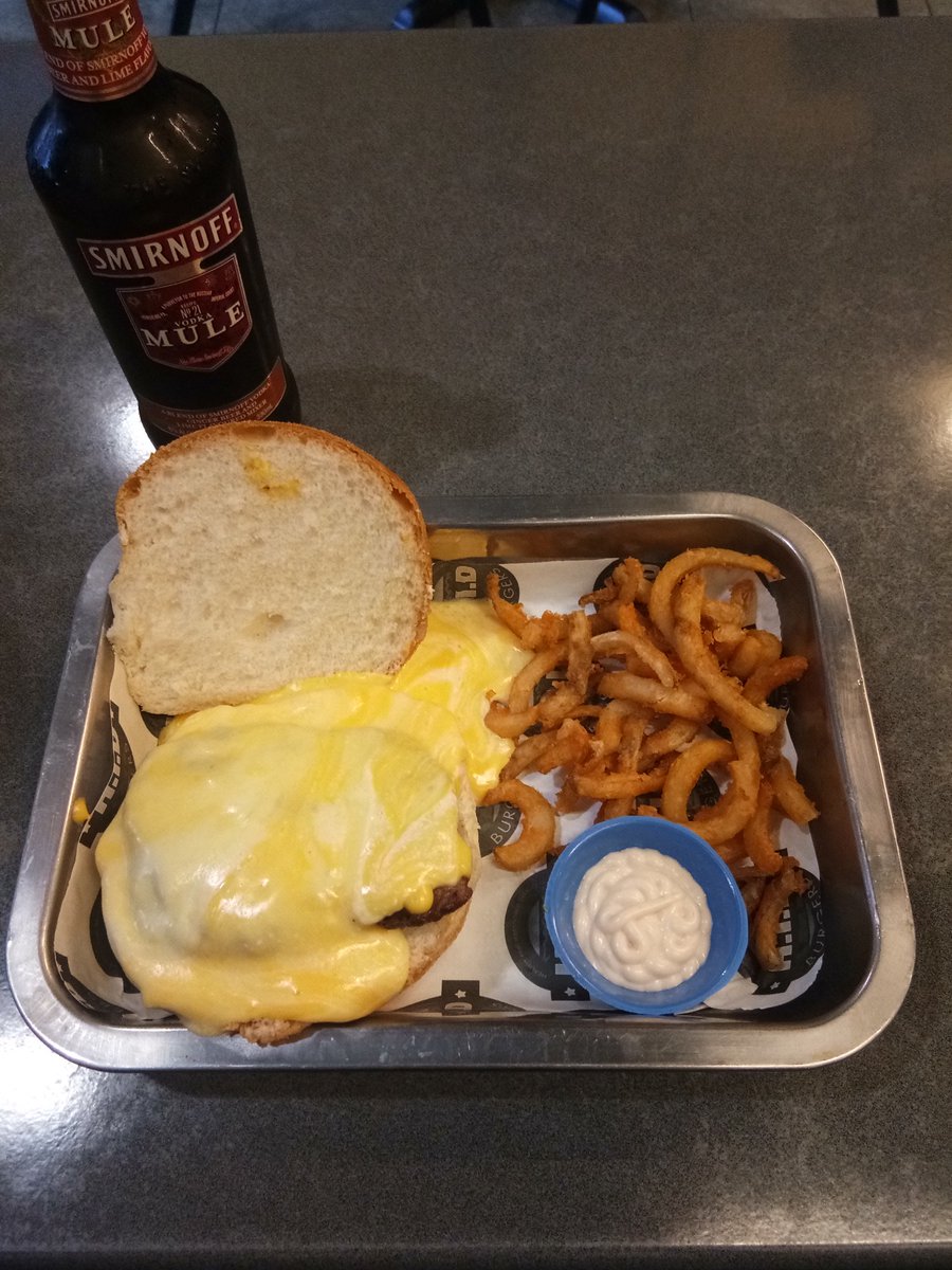 wruceblifts's tweet image. Early dinner with parents #matchingprinciple HAHAHA