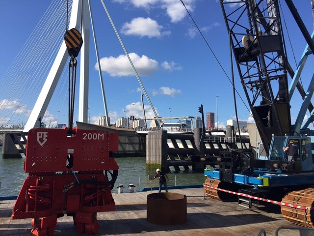 Rotterdam Wereldhavendagen: new Vessel fa. Hakkers with impressive vibratory hammer PVE 200M!