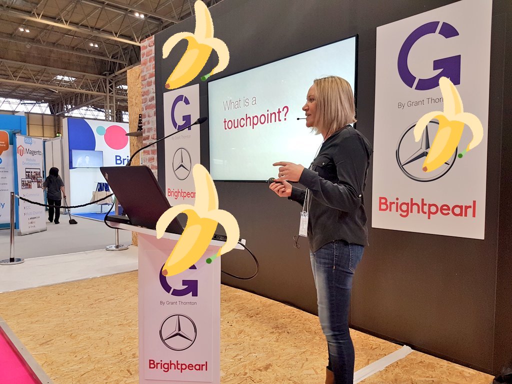 beckyriotus's tweet photo. Becky @wrappedagency talks #SEO visibility through the medium of banana holders. #LOVEIT 🤣🤣 #AutumnFair https://t.co/mMcEEHL6ED