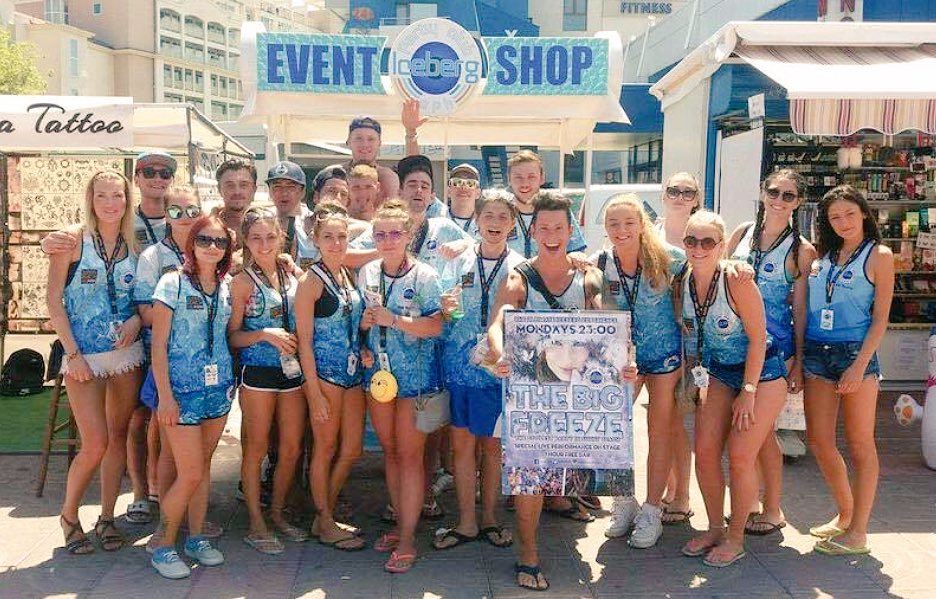 IcebergCPH's tweet photo. You can easily grab your tickets for any event from any of our reps on the strip!! Come say 👋☀️☀️ #SunnyBeach #IcebergClub https://t.co/ES3KuAisf2
