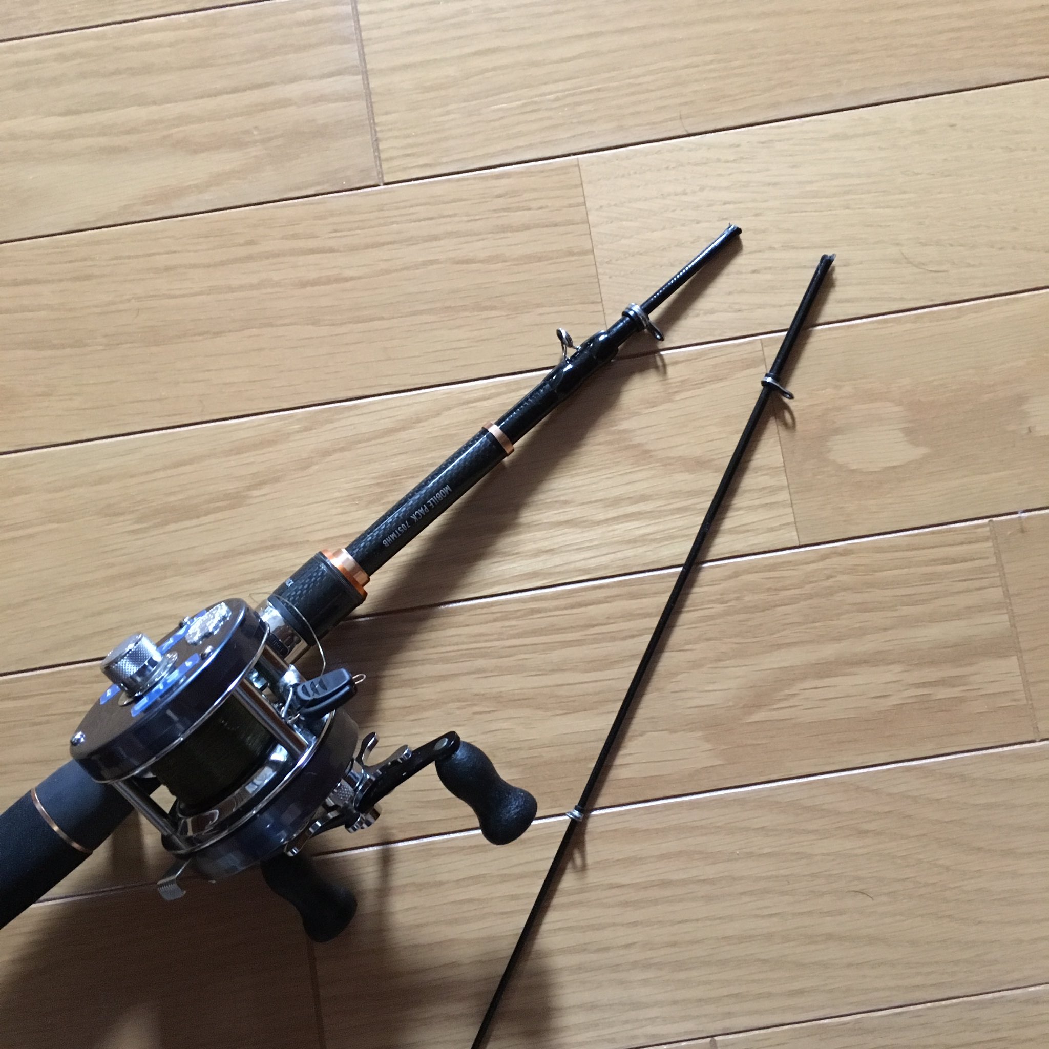 釣雨 鯉のぶっ込み釣り用に使用しているロッドが 折れてしまいました 尺サイズのアカミミガメが釣れてしまって 釣鈎を外そうとしたときです 今日 キャスティングに修理に出しました 修理費用は 購入価格の約3分の1程度とのこと ロッド修理 釣雨 鯉のぶっ込み釣り用に使用しているロッドが 折れてしまいました 尺サイズのアカミミガメが釣れてしまって 釣鈎を外そうとしたときです 今日 キャスティングに修理に出しました 修理費用は 購入価格の約3分の1程度とのこと ロッド修理