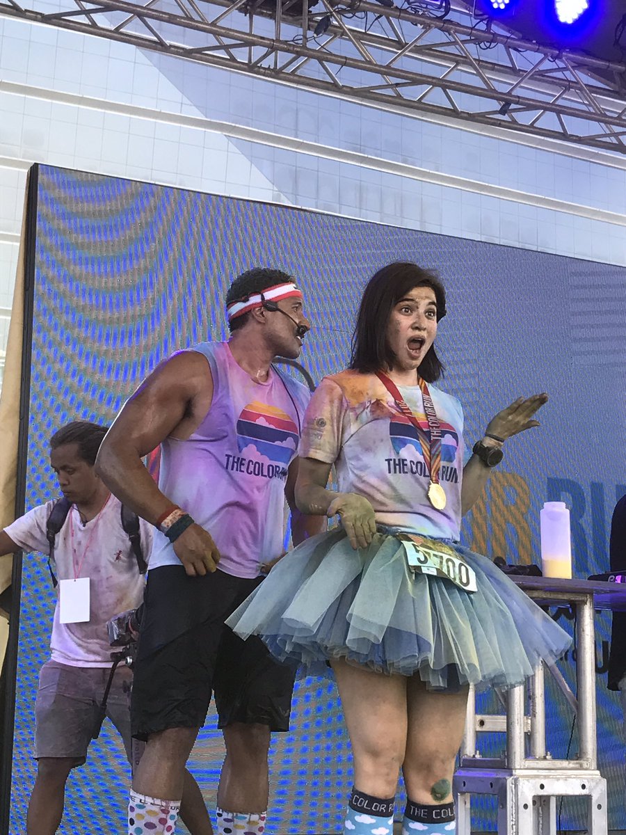 DiosaSnts's tweet photo. ANNE CURTIS IN FRONT OF ME EARLIER!! Can't move on, super kilig ako!! Saranghaeyo!! @annecurtissmith  #ColorRunManila #Dreammachine https://t.co/SOXeGY5FDH