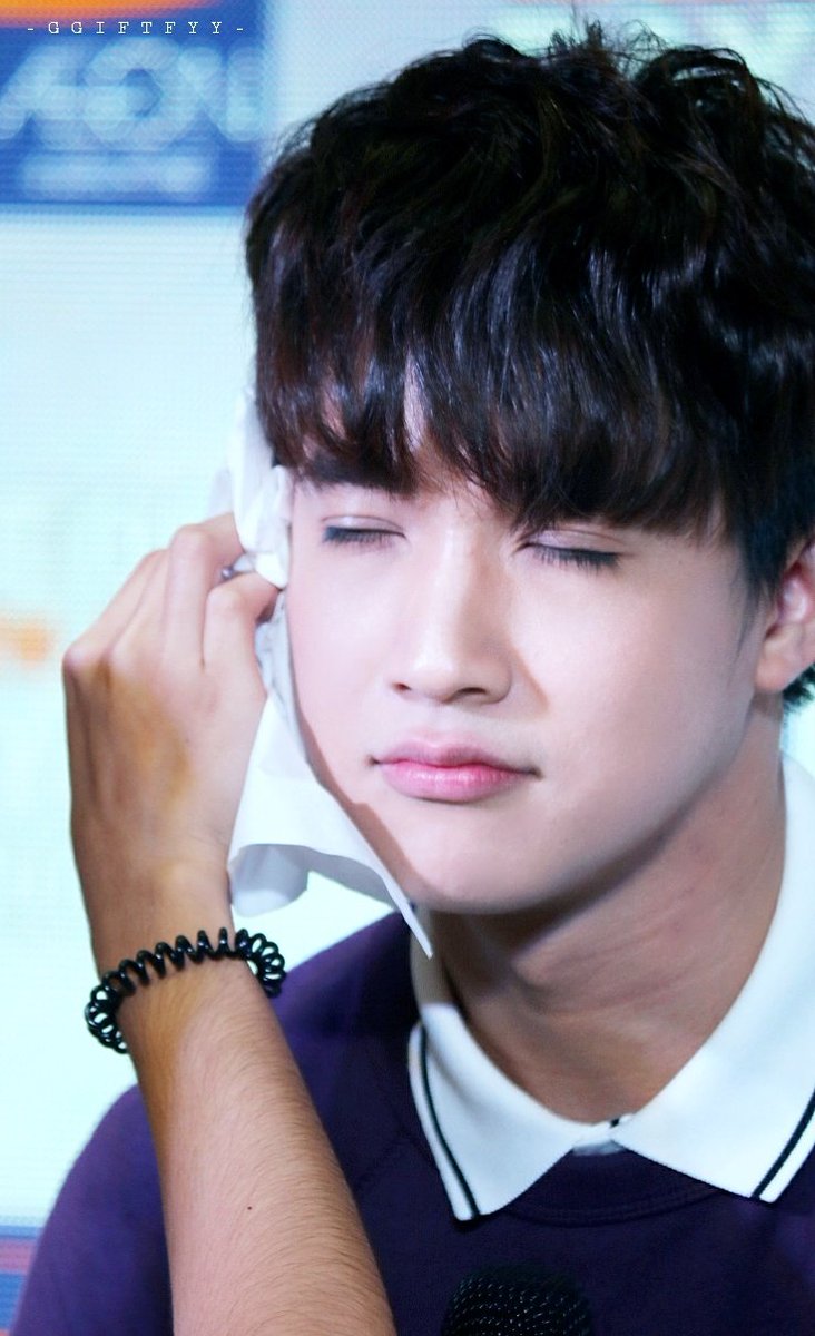 GGiftfyy's tweet photo. ก็เเค่ซับเหงื่อไงงง
@Ritz_TS6 ต้องขนาดนี้เลย😶
#aeonthankday2017
#ritz_rueangritz https://t.co/BDHb3GpIJL