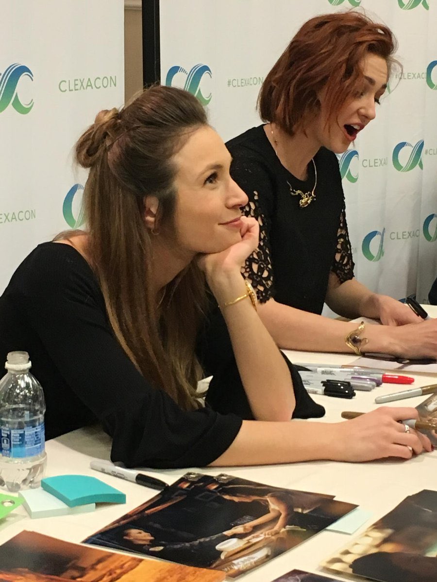 lil_harmonizer's tweet photo. The way Dominique looks at fans is so caring and beautiful 😭 https://t.co/WBwjgHYoRl