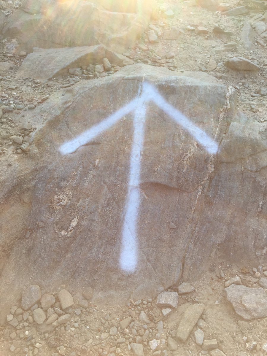 lovestorun100s's tweet photo. This baffles me. If you need directions, grab a map. If you can't read a map, learn. Protect OUR natural trails. #graffiti #keeptrailsclean https://t.co/uaqVsLcbca