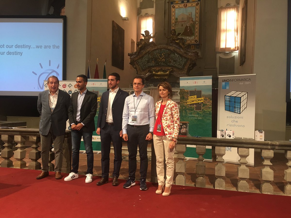 unoinformatica's tweet photo. The end of @hackcortona !!! https://t.co/RyrPITs1uw