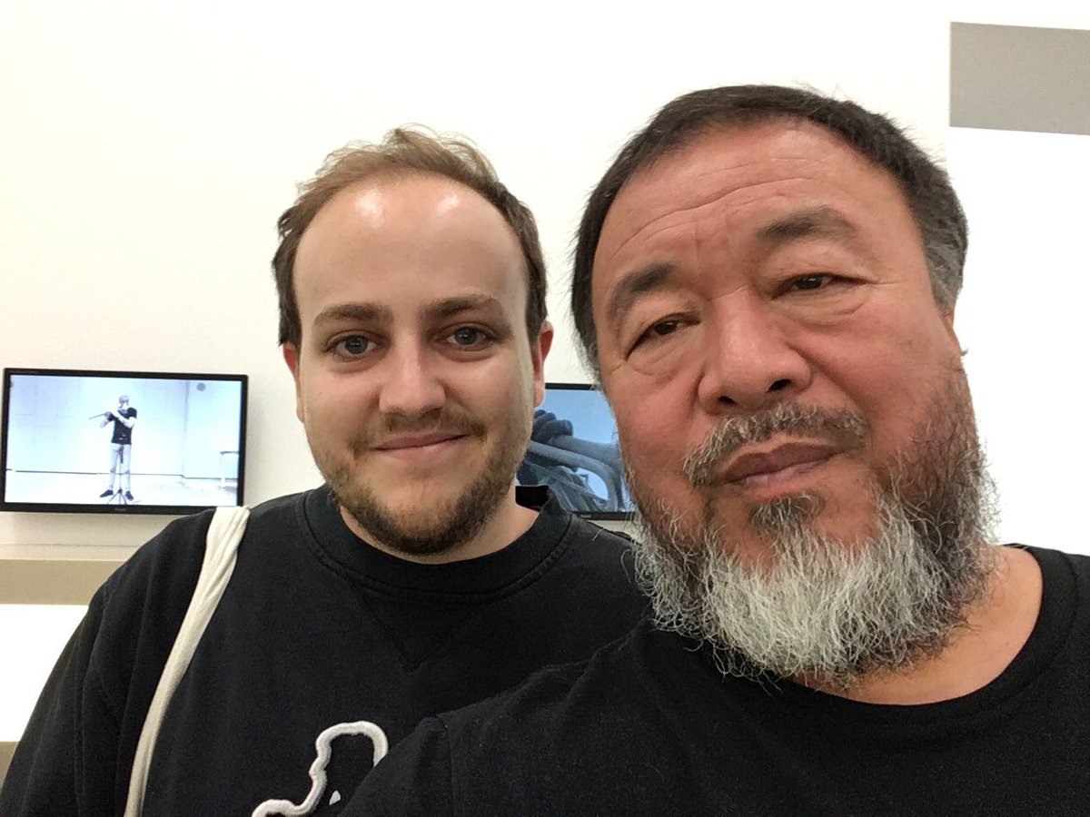 Sgualtiero's tweet photo. On my recent trip to #dOCUMENTA14 and #SkulpturProjekte I had the chance to fortuitously meet @aiww in #Berlin. 🍀
#AiWeiwei 
#artoholic https://t.co/bHXnrPm8Eq