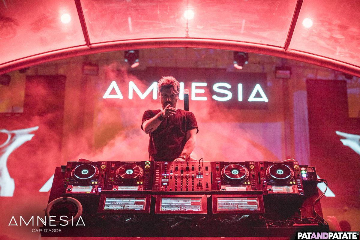 Bahuaud44's tweet photo. @antoinedelvig // @quentinmosimann // @PioneerDJglobal // #CDJTour1 // @ayrtondigital // #magicdot https://t.co/MdzGMjwDiz