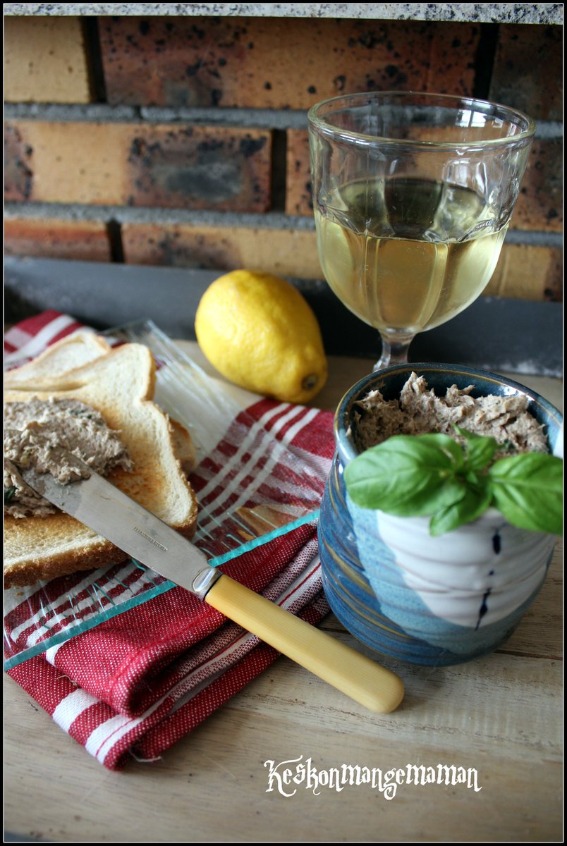 ladyln87's tweet photo. Keskonmangemaman?: Rillettes de sardines au basilic https://t.co/ftorTSw54M #summer #summerisnotdead #Apero https://t.co/IvDdtvMUWJ