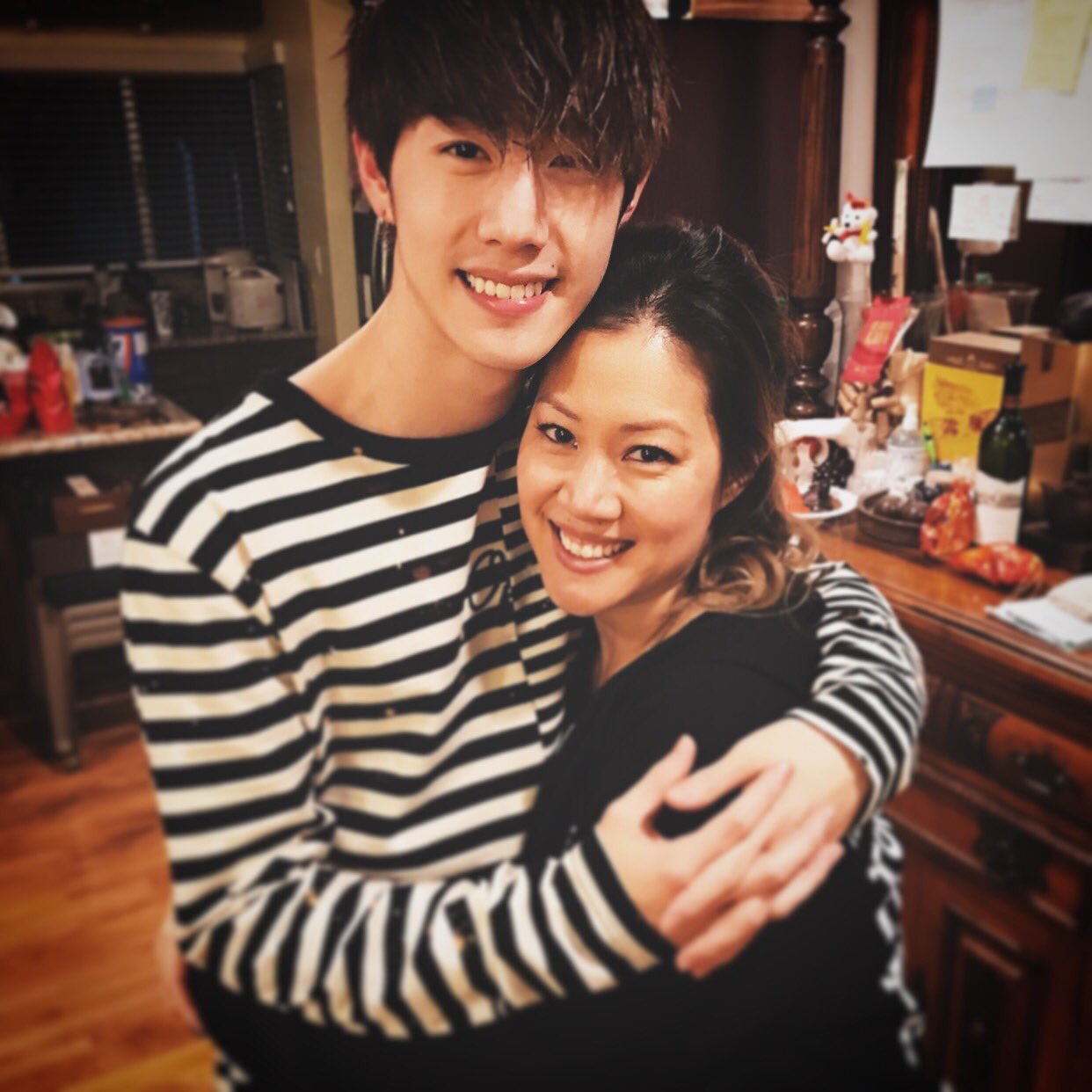 jay's no Twitter: "อมก พี่แทมมี่ตอนเป็นสาวคือมาร์คต้วนver.ผมยาวเลยอ่ะ คือถอดแบบมาเป๊ะมาก 555555555555 #HappyMarkTuanDay https://t.co/1WaXAVuv1d" / Twitter