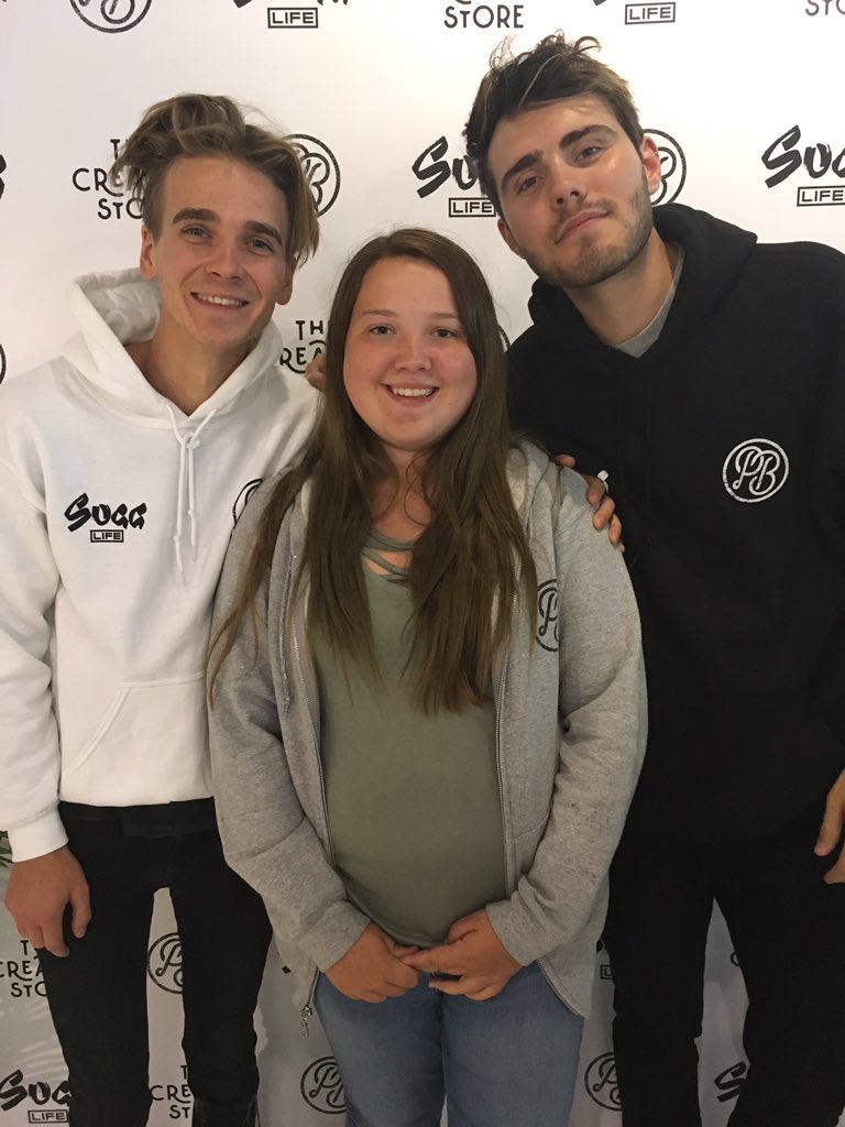 ameliatodd_xoxo's tweet photo. Can't believe this happened ππ#PBxSL @Gee_000 @Joe_Sugg @PointlessBlog https://t.co/XLxKvLDLae