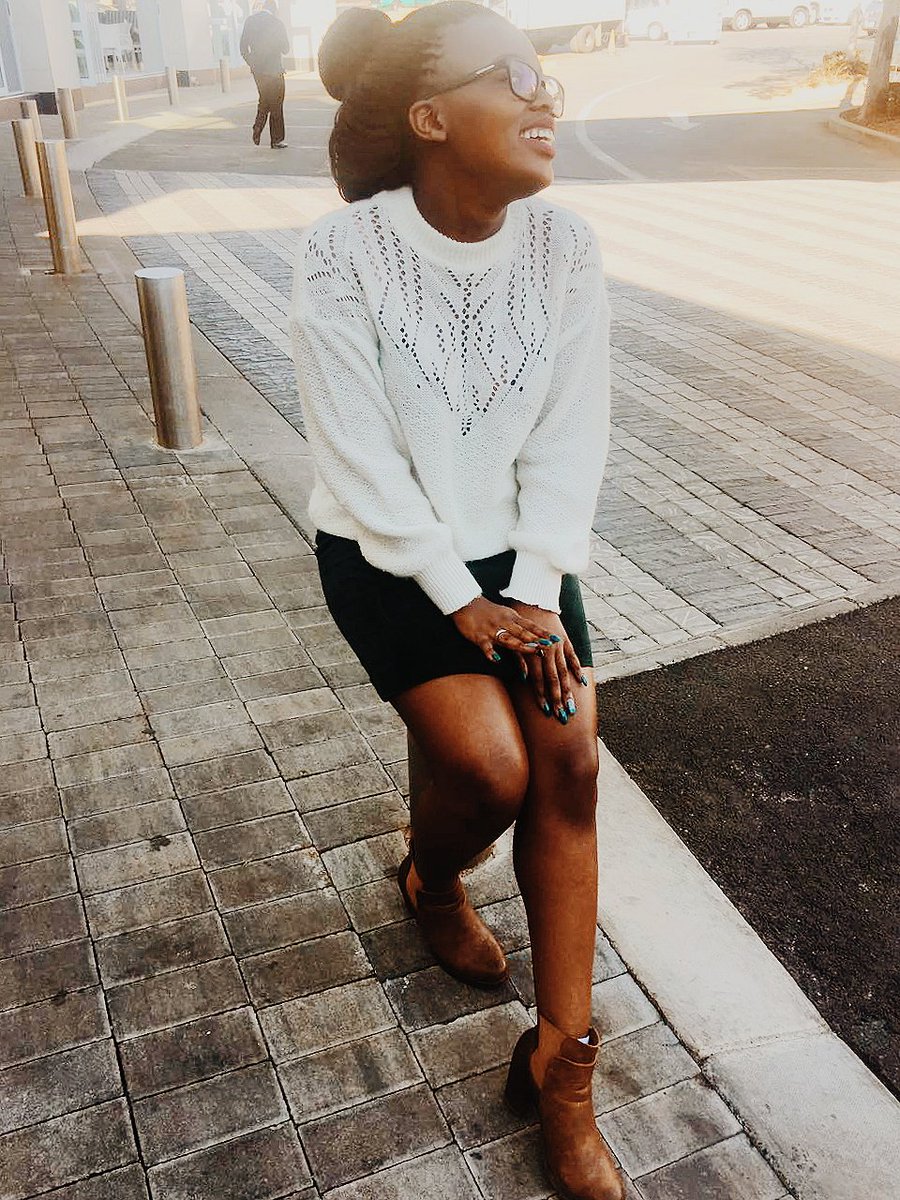 Yolenda_Posh's tweet photo. @_moXV wearing a cream jumper and a suede emerald green Skirt from #SomethingPosh. Posh Girls ππ±π±π https://t.co/9TKvqv68Z3