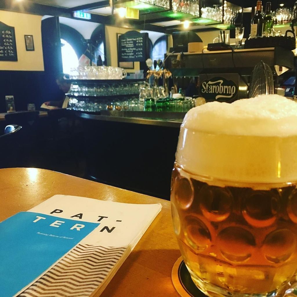 AideenJ's tweet photo. Beer and reflection in a traditional Viennese alehouse #oldmanpub #pattern #beer @kxchurch https://t.co/0pfriT4xEJ https://t.co/hHOiIqDsor