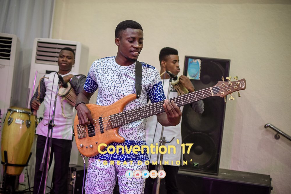 rhemaoluyole's tweet photo. Rhema Communion Mass Choir live at #RCICOluyole #2017Convention #GrandFinale https://t.co/vKerLjBW1y
