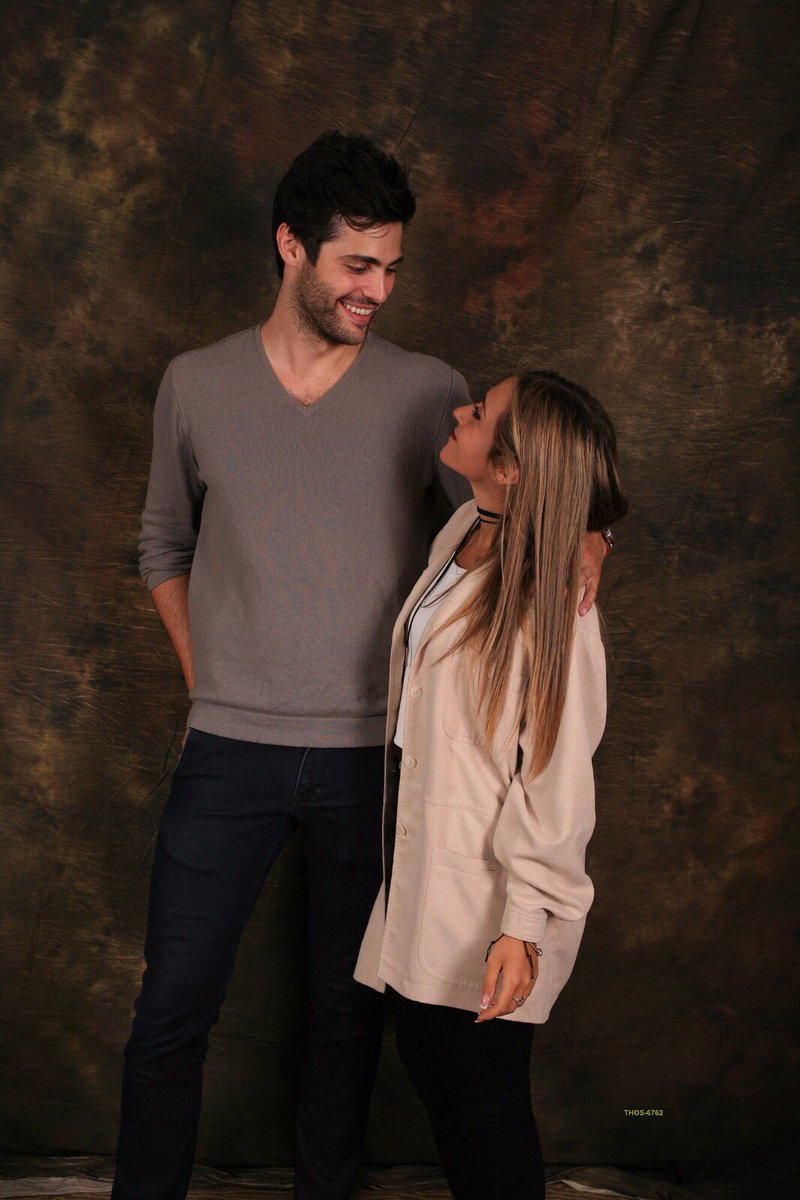rvmitri's tweet photo. Happiness. 🌹 @MatthewDaddario #THOSCON2017 https://t.co/sox782mFei