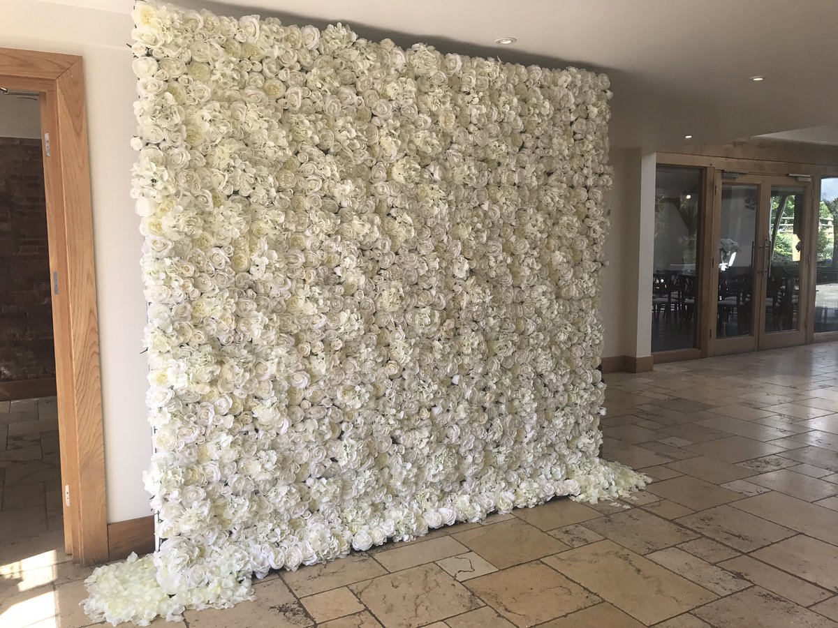 Great day for a white wedding 👰🏼 gorgeous bride Charlotte loved her flower wall at the beautiful <a href="/mythebarnwed/">Mythe Barn Weddings</a> on Friday 😍 contact to book 💗