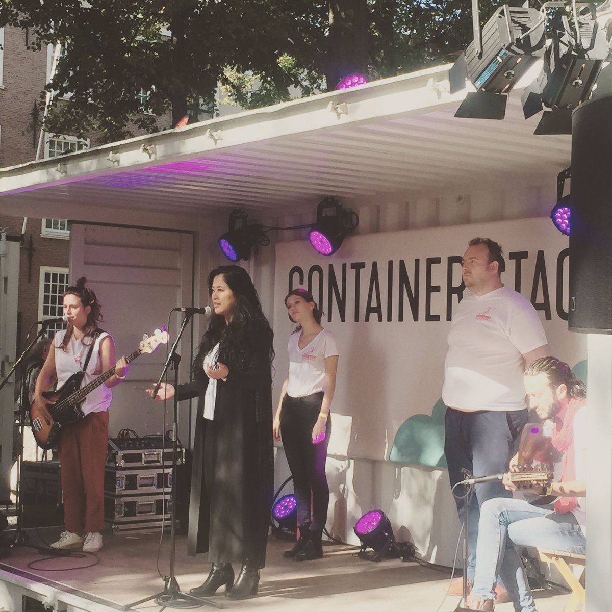 LusuNL's tweet photo. In de nazomerzon nam Compagnie couRage het @EmbassyFestival mee naar het door oorlog verscheurde Troje... #septemberisvoortheater #preview https://t.co/t2N5pZmsDg