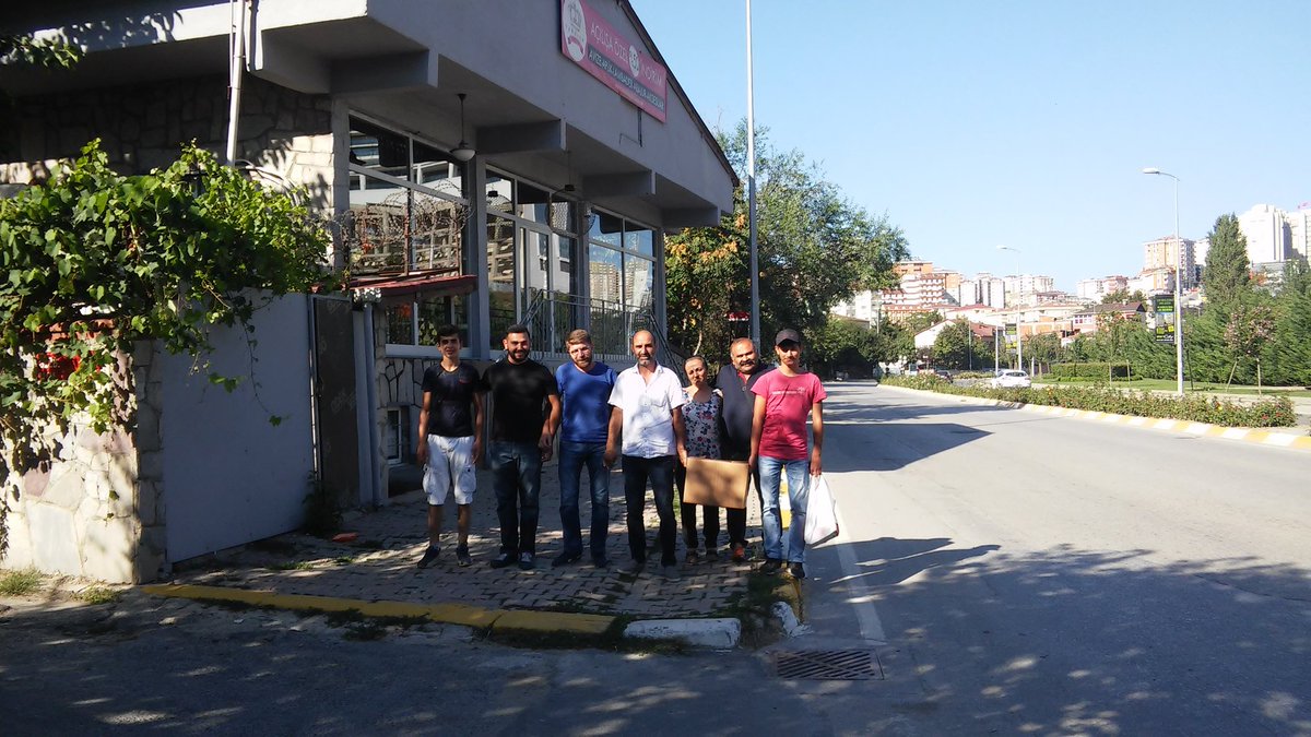 MAFAK olarak  kütüphaneye gelen gençlerin ailelerine bayram ziyareti gerçekleştirdik.Ayrıca yoksul bir aile ile dayanışma gerçekleştirildi.