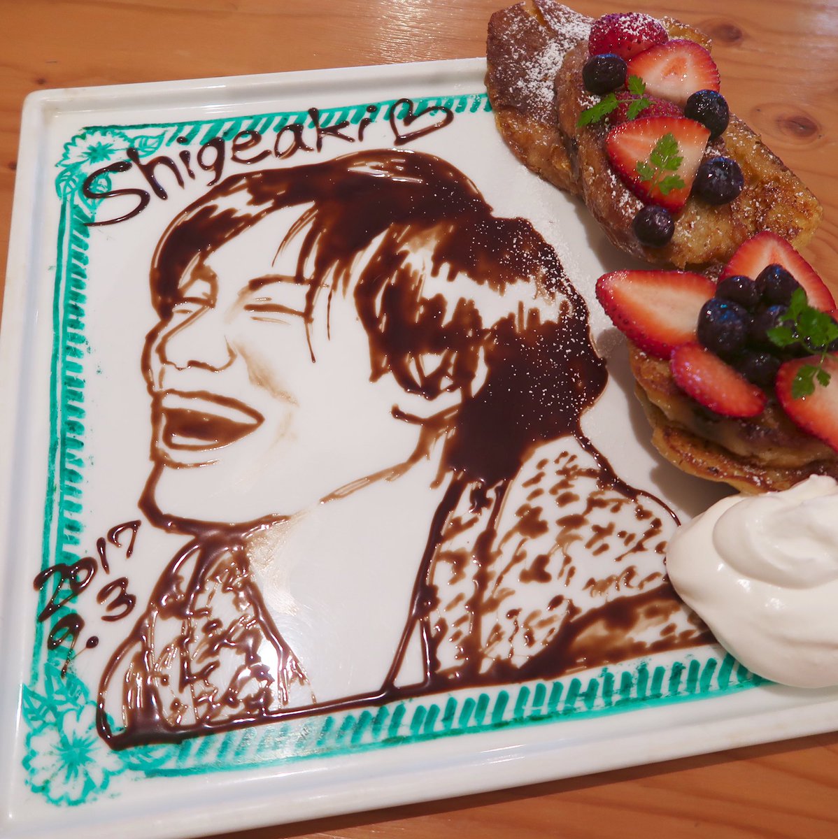 こずかさん家のkozoo たっぷり苺のアートフレンチトースト 希望のイラストを描いてくれるパンケーキ屋さん W Cica 加藤シゲアキ 安田章大 西野七瀬