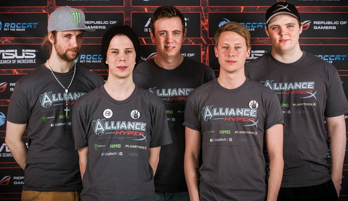 BTSdota's tweet photo. Missing the old school @theAllianceGG lineup? #BTSClassics showcase Dreamhack Bucharest 2014! (Starring C9 @Sing2X)
https://t.co/YkACxbF6D0 https://t.co/oPrXe23arG